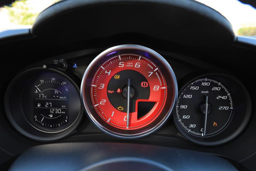Панель приборов Abarth 124 Spider (348) 2016 года  (WW) (фото 41 из 73)